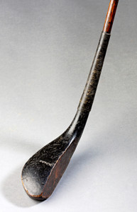 A Mungo Park of Musselburgh long-nosed scared-neck short spoon circa 1870, the ebonised head stamped M. PARK, repaired hickory shaft Provenance: Christies Scotland, 18th July 1991